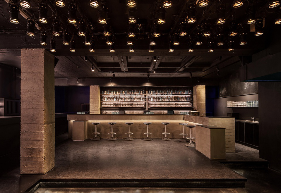 酒吧装修